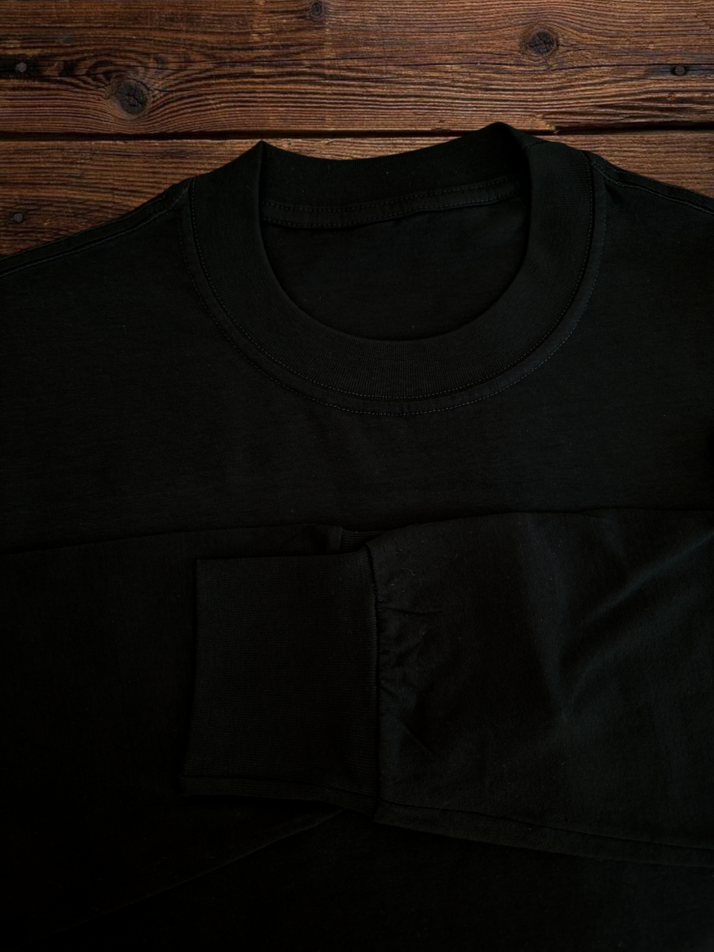 Playera Regular Manga Larga 200gms NEGRA